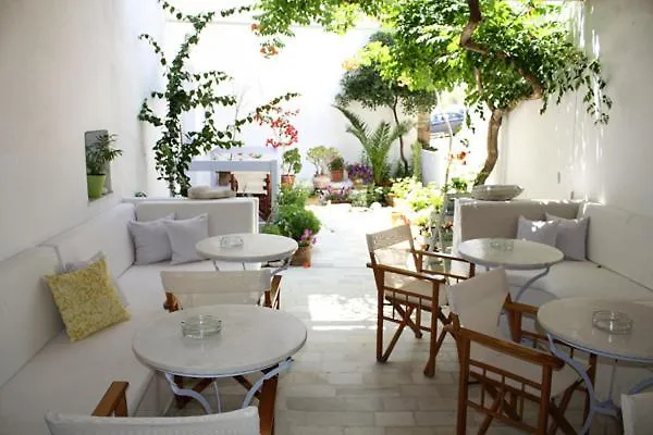 Sanoudos فندق Naxos City